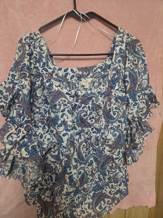 Terra & Sky Tops - Terra & Sky Blue White Paisley Ruffle Sleeve Blouse